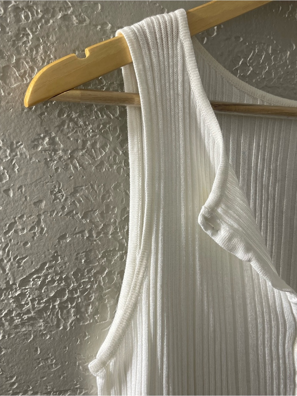 Y2K Women’s White Ribbed Button-Front Tank Top Large - Picture 4 of 7